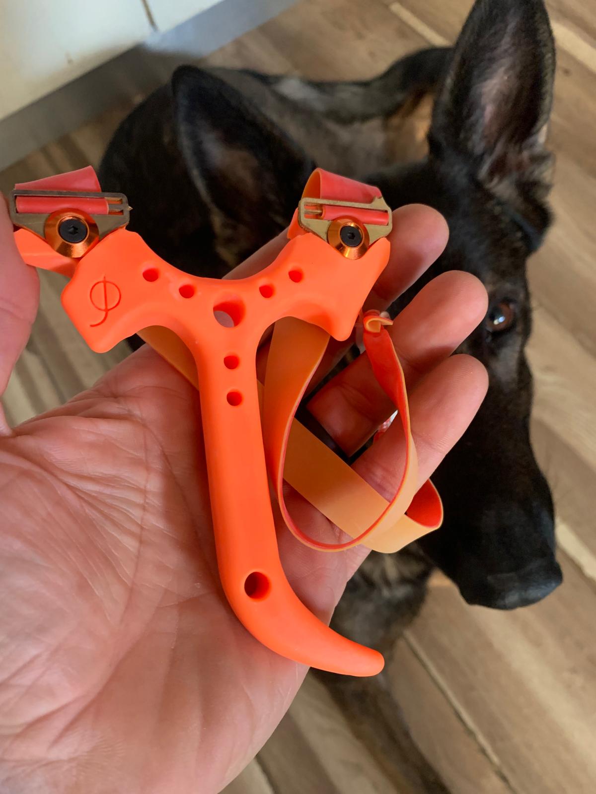 רוגטקה מקצועית מפלסטיק SLINGSHOT